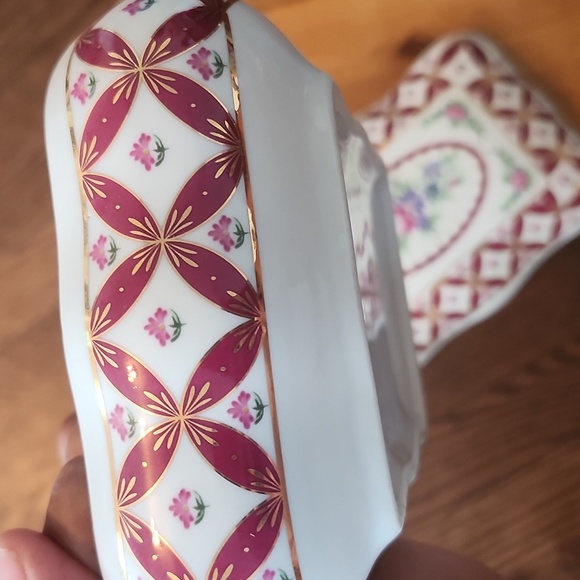 Floral Porcelain Trinket Box - Picture 7 of 8